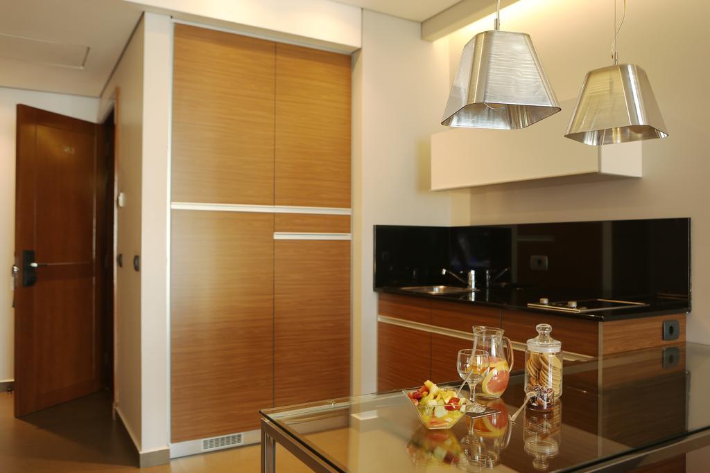 Parktower Suites Beirut Exterior photo